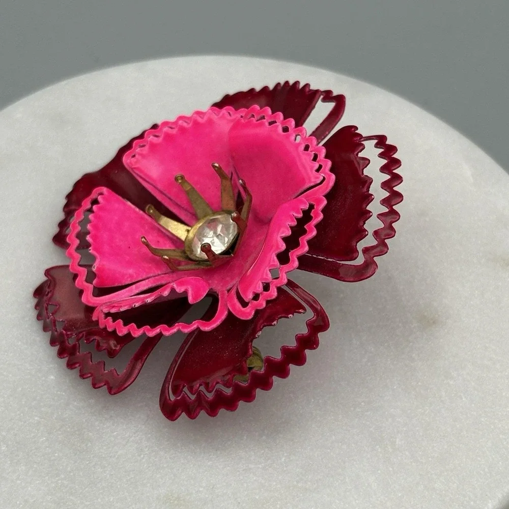 Vintage Enamel Metal Flower Brooch Dimensional Pink MOD Pop Art
